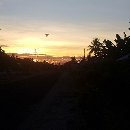 Tailua Beach Fales Manase Luaran gambar